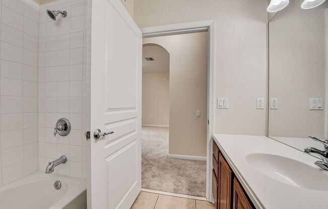 3 beds, 2 baths, $1,865, Unit UNIT 103