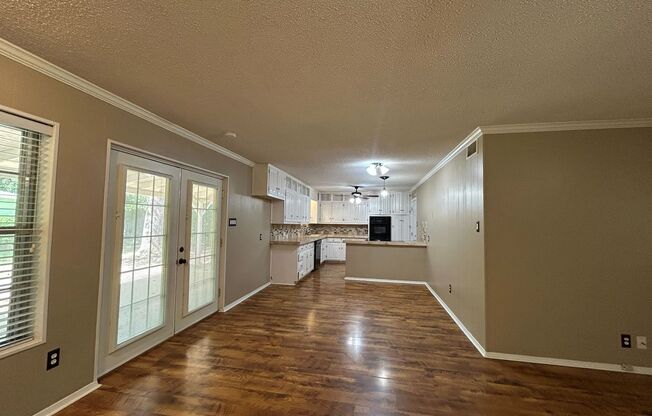 Charming 3-Bedroom Home in the Heart of Hurst