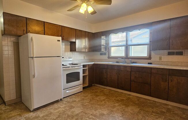 3 BED | 1 BATH | SINGLE-LEVEL HOME | ROBBINSDALE