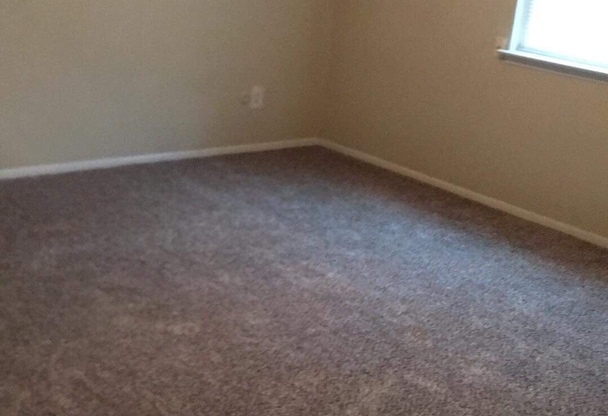 2 beds, 2.5 baths, 1,376 sqft, $1,525, Unit 18