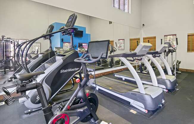 Pembrooke, Kent, fitness center and equipment