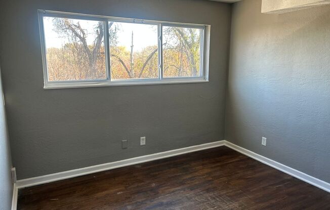2 beds, 1 bath, 750 sqft, $1,045, Unit B09 1048 11