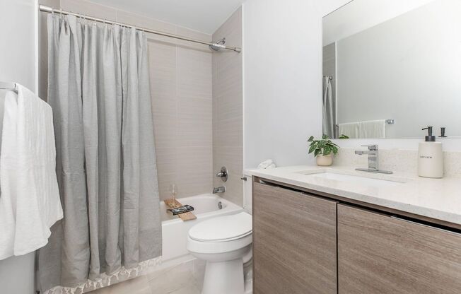 1 bed, 2 baths, 770 sqft, $2,400, Unit 402