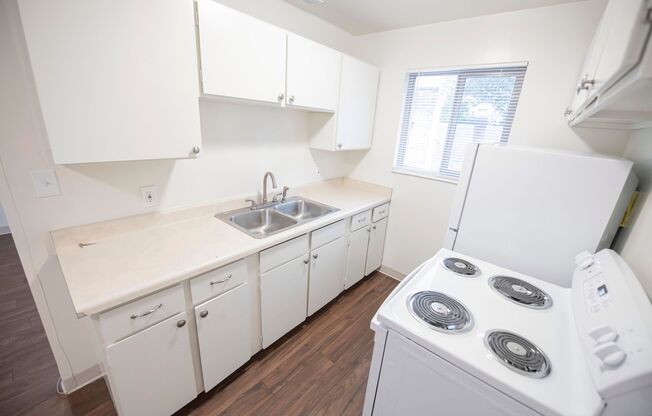 1 bed, 1 bath, 630 sqft, $1,049, Unit 11