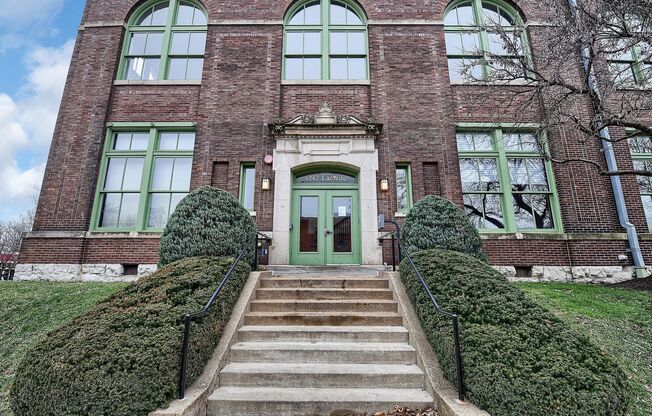 The Gang Gets a TV Show-worthy Loft