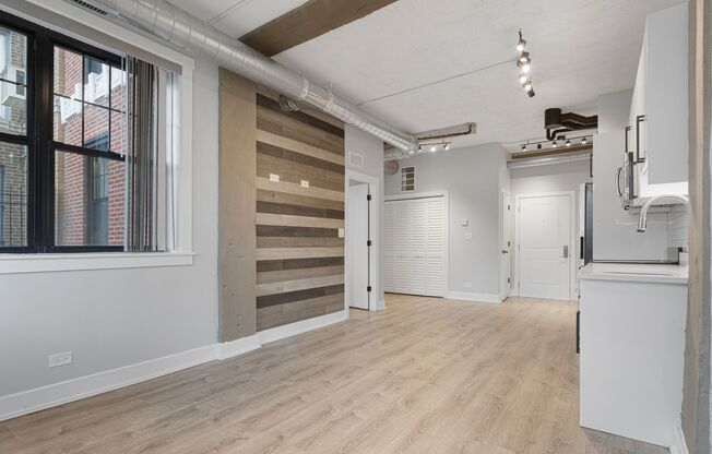 2 beds, 1 bath, 625 sqft, $2,350, Unit 102