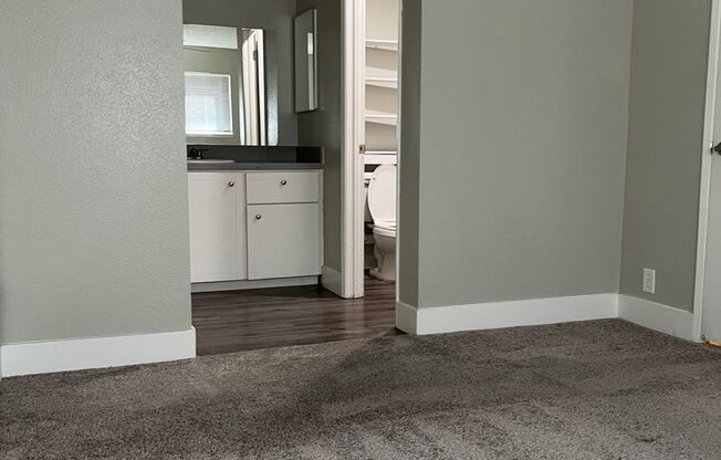 2 beds, 2 baths, 950 sqft, $1,600, Unit 85