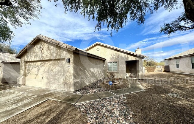 2084 W CHOLLA ESTS DR