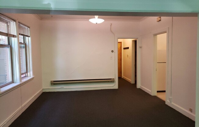 2 beds, 1 bath, $810, Unit J