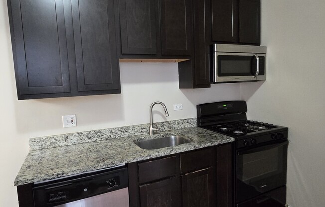 3749 W Sunnyside Ave