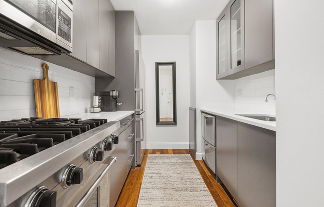 1 bed, 1 bath, 691 sqft, $5,900, Unit 1110