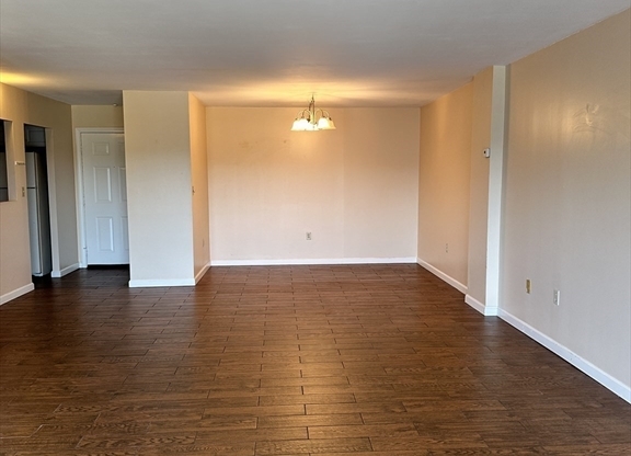 2 beds, 2 baths, 1,270 sqft, $2,900, Unit 624