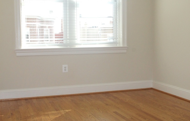 2 beds, 2 baths, 850 sqft, $3,900, Unit 203