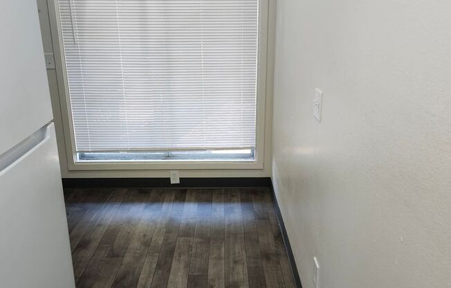 1 bed, 1 bath, 580 sqft, $1,200, Unit 87