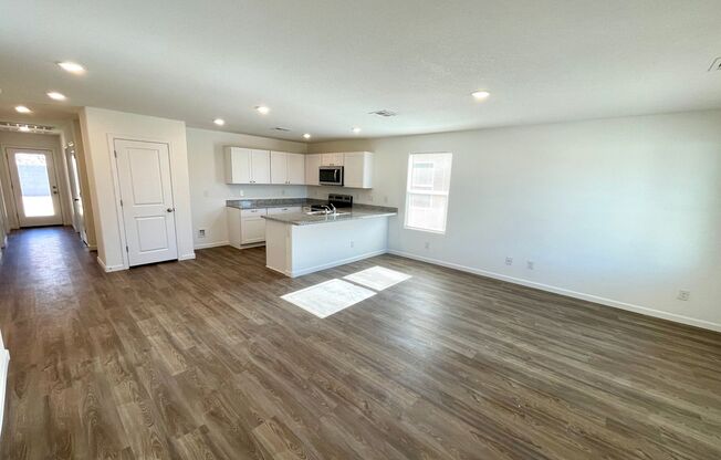 Beautiful Brand new 3 Bedroom, 2 Bathroom Home in New Bullhead Community! HOLIDAY SPECIAL, 1 MONTH FREE RENT!!!