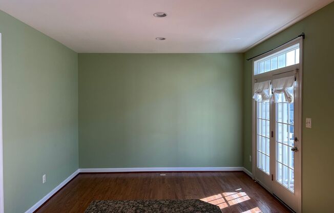 3 beds, 2.5 baths, $3,000