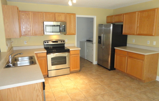 OVIEDO 3br 2ba in WAVERLEE WOODS with Water View!!!