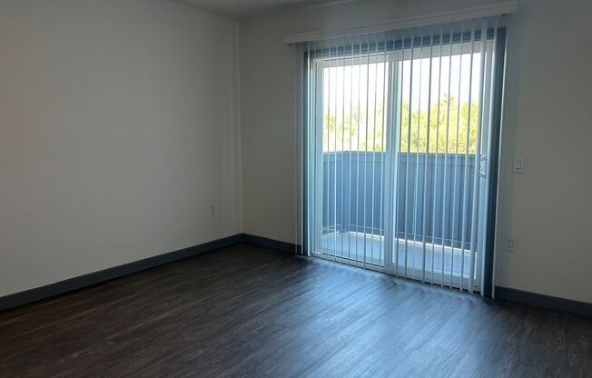 2 beds, 1 bath, 950 sqft, $2,940, Unit D036