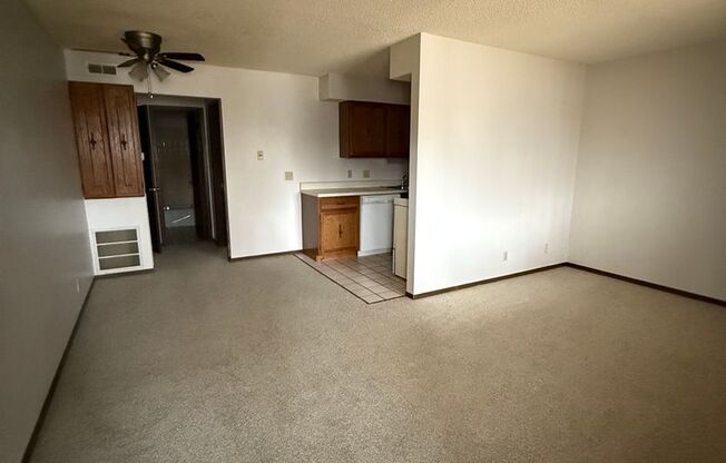 1 bed, 1 bath, 575 sqft, $695, Unit 5