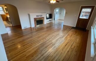 3 beds, 1 bath, $2,595