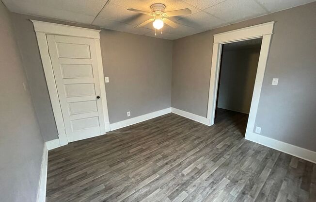 2 beds, 1 bath, $949