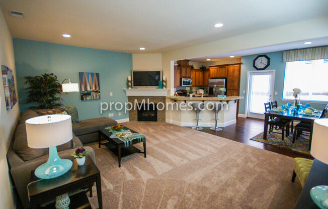 Arbor Oaks-Bethany- Beautiful Newer New Three Bedroom
