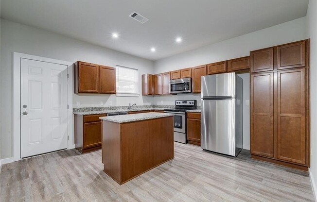 906 QUARTZ CT