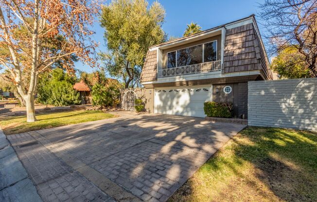 BEAUTIFUL POOL HOME ON THE LVCC GOLF COURSE
