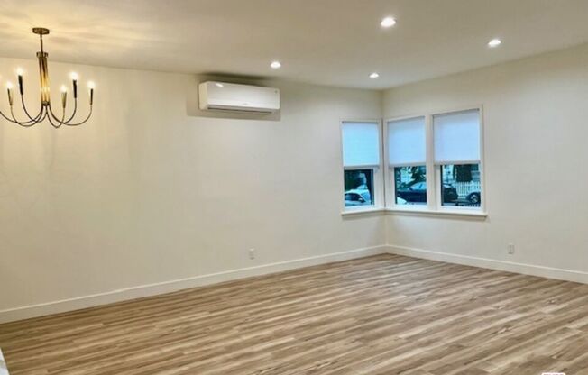 1 bed, 1 bath, 700 sqft, $3,495