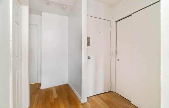 2 beds, 1 bath, 679 sqft, $3,650, Unit 10