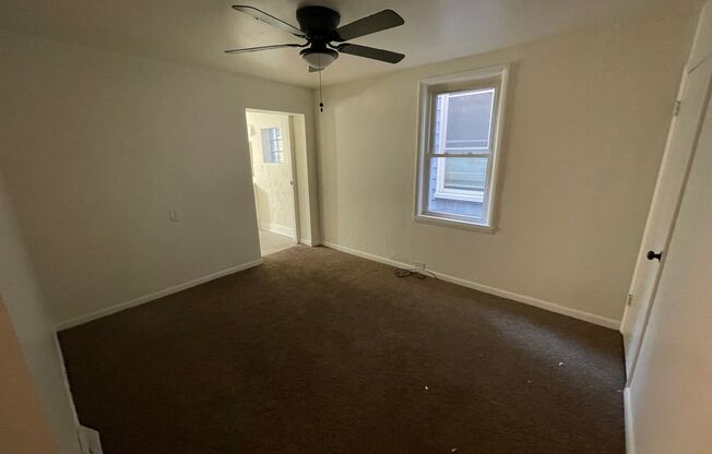 2 beds, 1 bath, $1,200