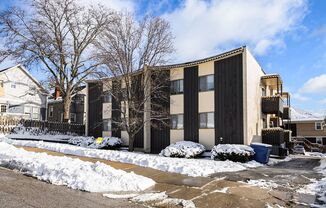4911 Walnut St