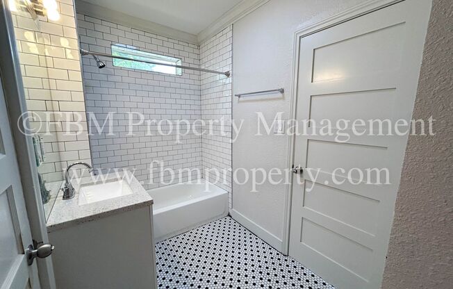 2 beds, 1 bath, $1,600