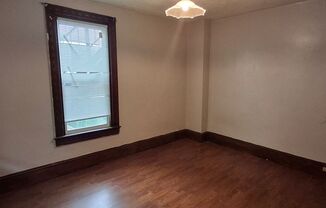 1 bed, 1 bath, $950, Unit Unit 2