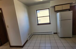 2 beds, 1 bath, 950 sqft, $1,480, Unit 2S