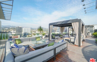 1 bed, 1.5 baths, 1,220 sqft, $4,500, Unit 6H