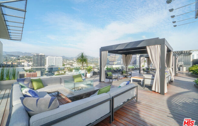 1 bed, 1.5 baths, 1,220 sqft, $4,500, Unit 6H