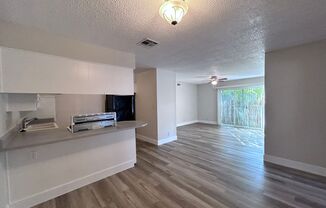 2 beds, 1 bath, 1,010 sqft, $1,950, Unit 5376 Castle Street