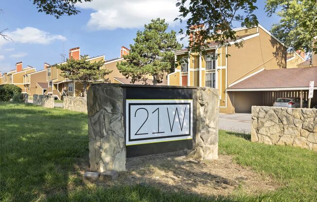 2 beds, 1.5 baths, 1,560 sqft, $1,225