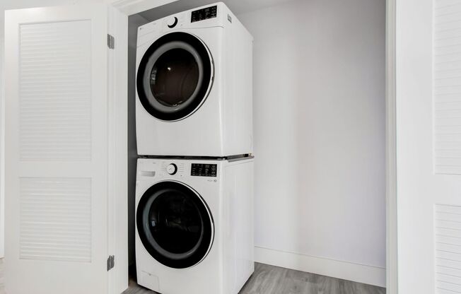 1 bed, 1 bath, 605 sqft, $2,215, Unit 307