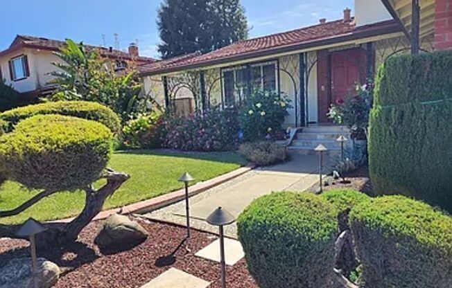 $4990 -- BEAUTIFUL 4BED HOME IN MISSION VALLEY NEIGHBORHOOD