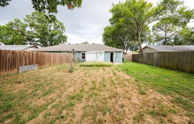 Spacious 2 Bed, 2 Bath Duplex with Huge Backyard – Aubrey ISD