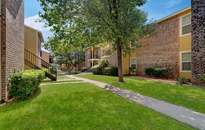 The Bradford Outdoor Walkway Midland Texas Apartments