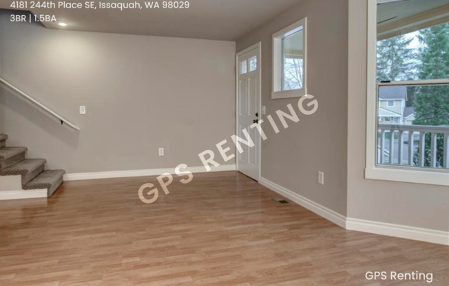 Spacious Two-Level Klahanie Townhome – Nature at Your Doorstep!