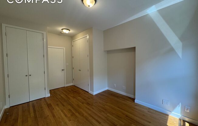 429 E 9 ST