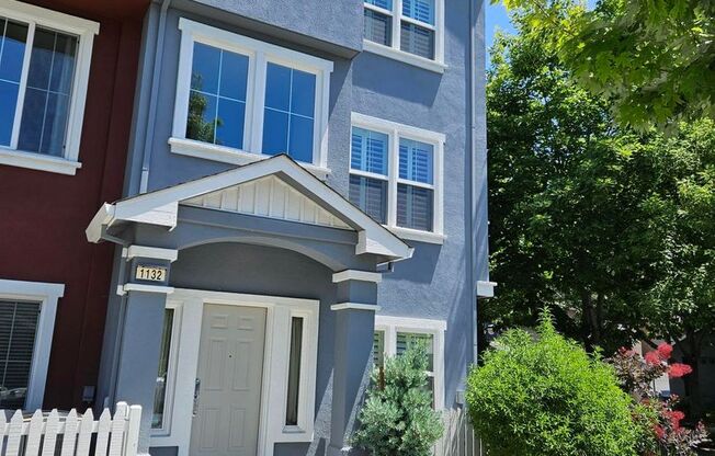Spacious Tri-Level Townhouse/Condo Near Santa Clara University