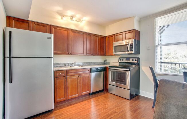 1 bed, 1 bath, 690 sqft, $1,100, Unit 306