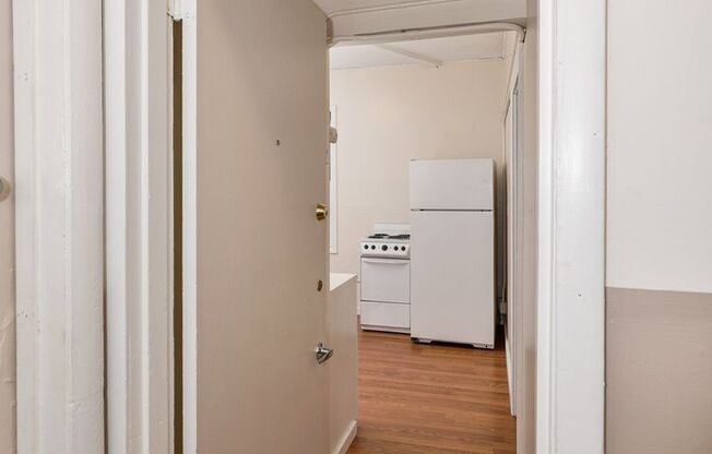 1 bed, 1 bath, 334 sqft, $1,395, Unit 302