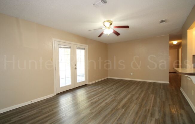 3 beds, 1.5 baths, $1,225