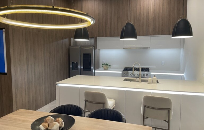 970 EXCELLENCE CIR